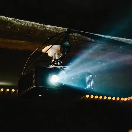 Apartment Cinema - Salle Video Projecteur - Netflix