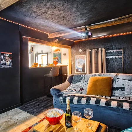 Apartment Cinema - Salle Video Projecteur - Netflix Chicheboville